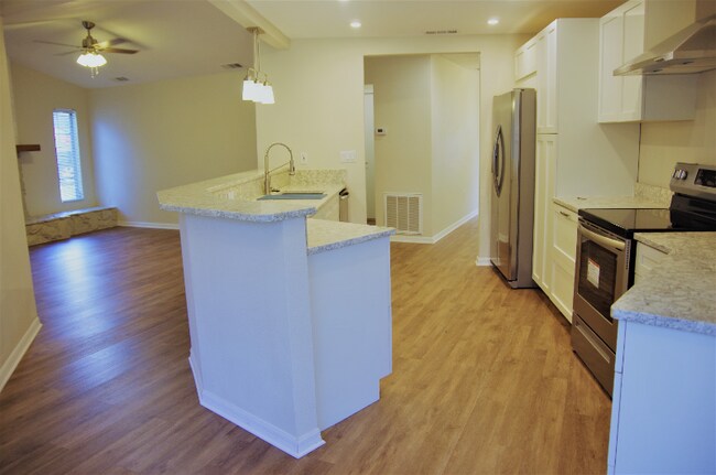 Building Photo - 2528 Tradewinds Trail