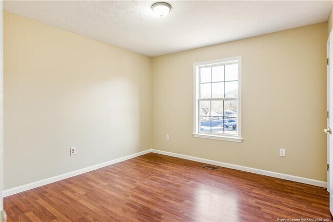 Building Photo - 8528 English Saddle Dr