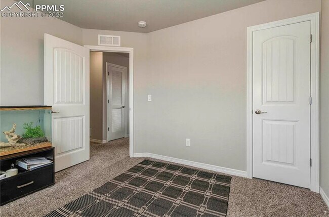 Building Photo - 6972 Winnicut Dr