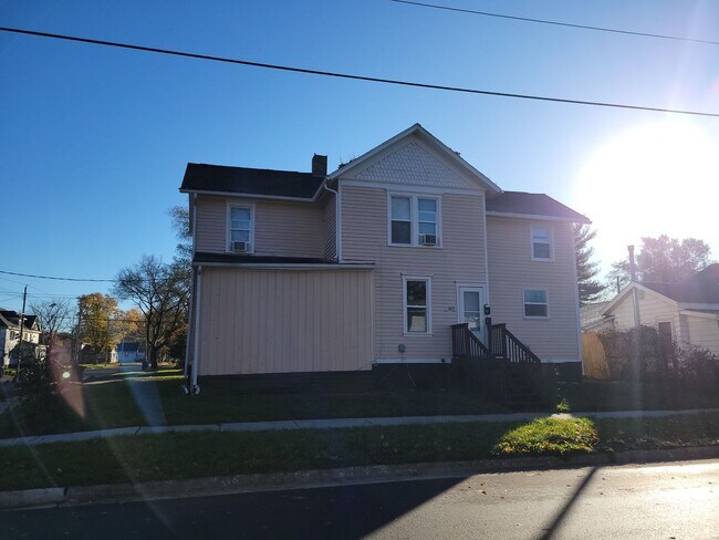 Building Photo - 603 Lincoln St