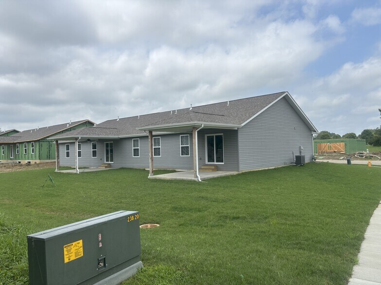 Building Photo - 5940 Arrow Ridge Rd