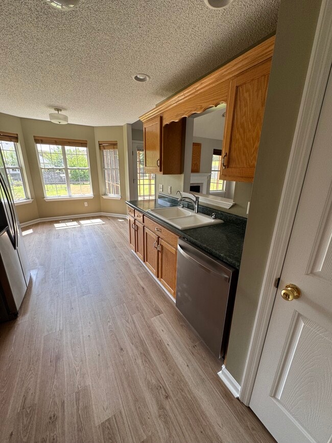 Building Photo - 5708 Sunburst Ct