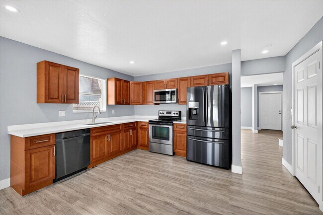 Building Photo - 5424 SW 44th Terrace