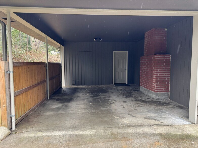 Building Photo - 3220 N Taylor Rd