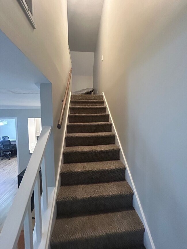 Building Photo - 33 Old Clayton Ct