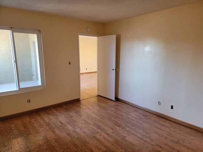 Building Photo - 1773 E Harmon Ave