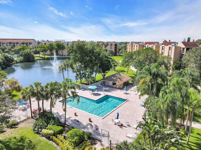 Building Photo - 950 Egret Cir