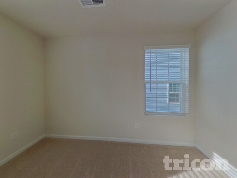 Building Photo - 2503 Trollinger Dr