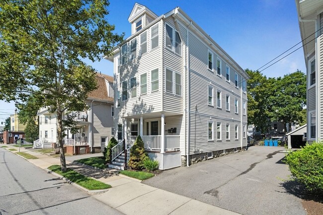 Building Photo - 146 Beech St