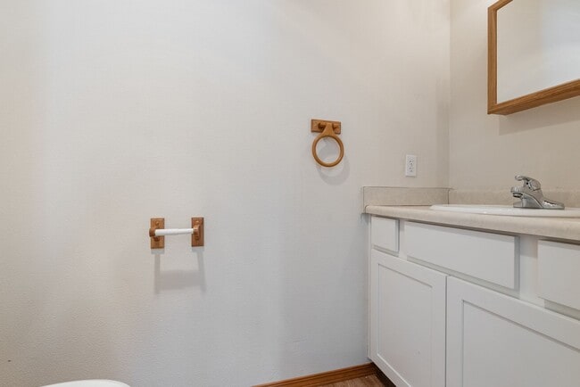 Building Photo - 2-Bedroom Duplex in SE Portland - Enjoy 1/2 off your first month!