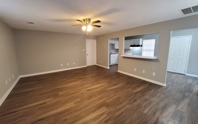 Building Photo - 4873 Verne Rd