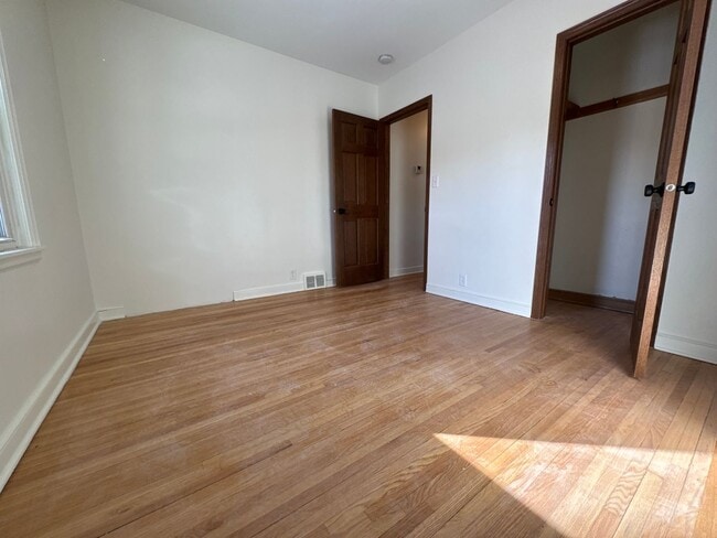 Building Photo - Single Family Home - GREAT Location - High End Finishes