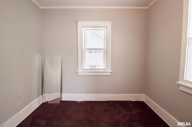 Building Photo - 4515 Drake Dr