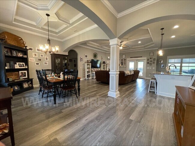 Building Photo - 117 Crest Hill Dr