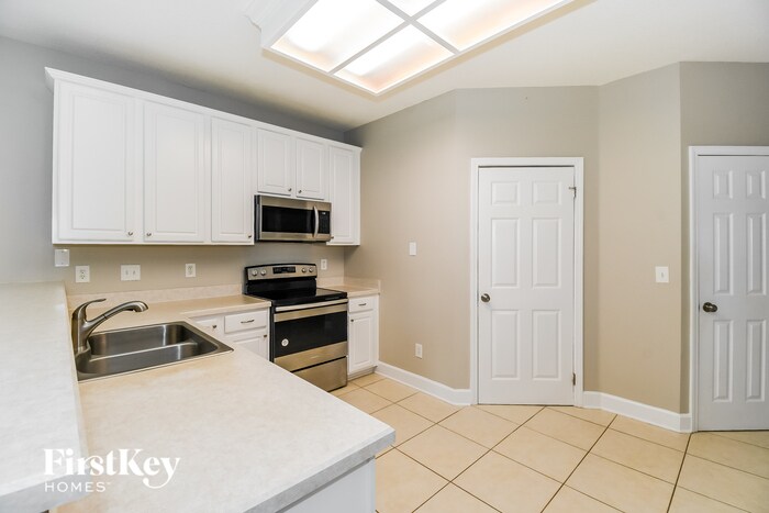 Building Photo - 2305 Yellow Jasmine Ln