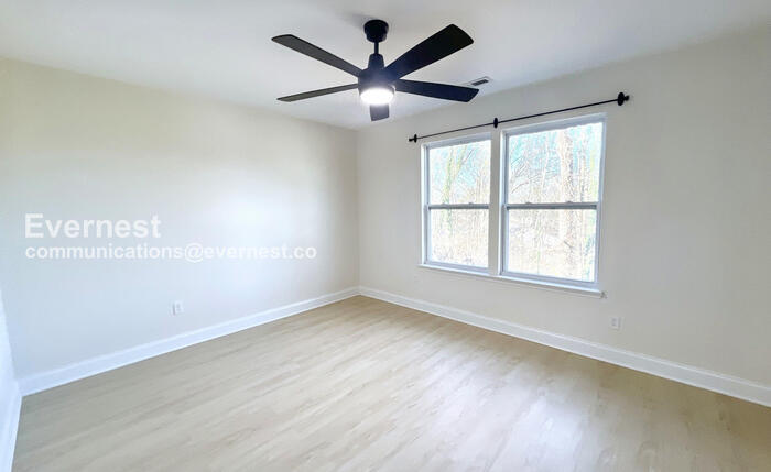 Building Photo - 879 Wheeler Ave