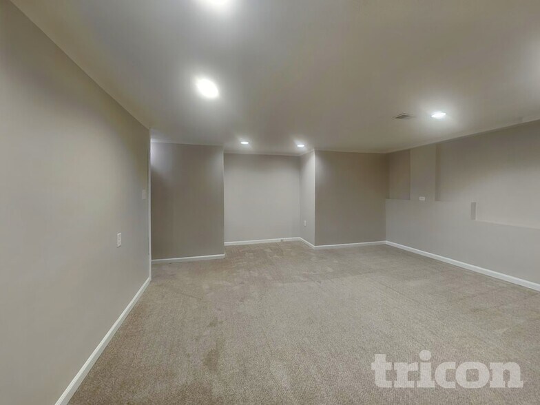 Building Photo - 1035 Peace Dr