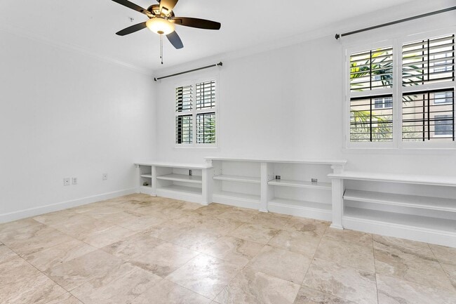 Building Photo - 691 Hibiscus St