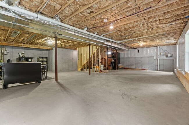 Building Photo - 11 St Paul Ln