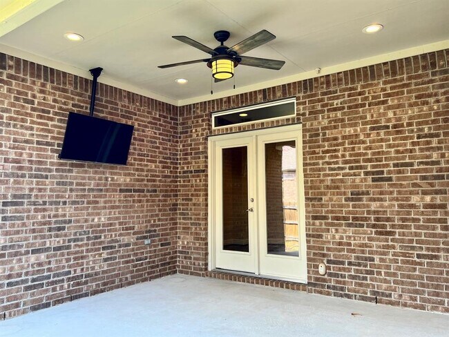 Building Photo - 8712 Vantage Point Dr