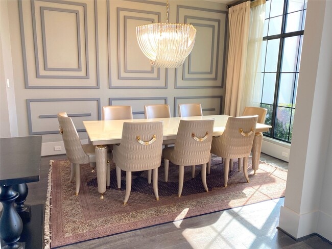 Building Photo - 4642 Devon St