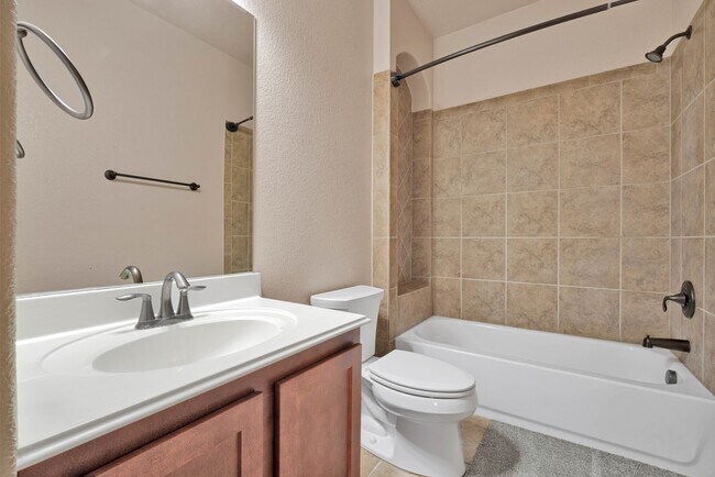 Building Photo - Beautifully Maintained Home in the Heart of Helotes