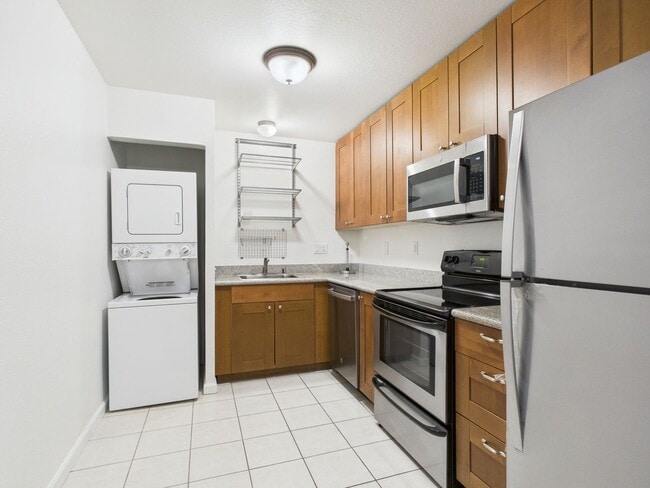 Building Photo - Upstairs 1 bedroom condo now available at Cypress Park