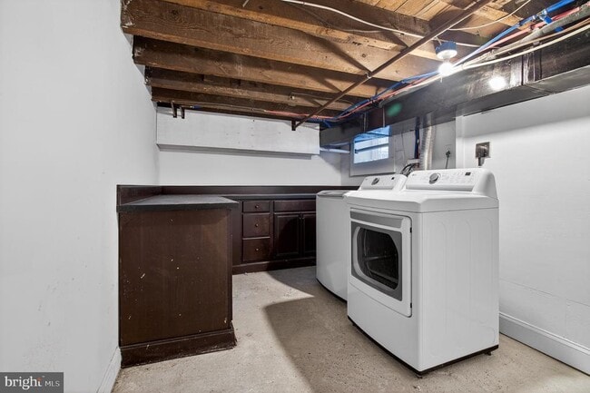 Building Photo - 39 Carroll St