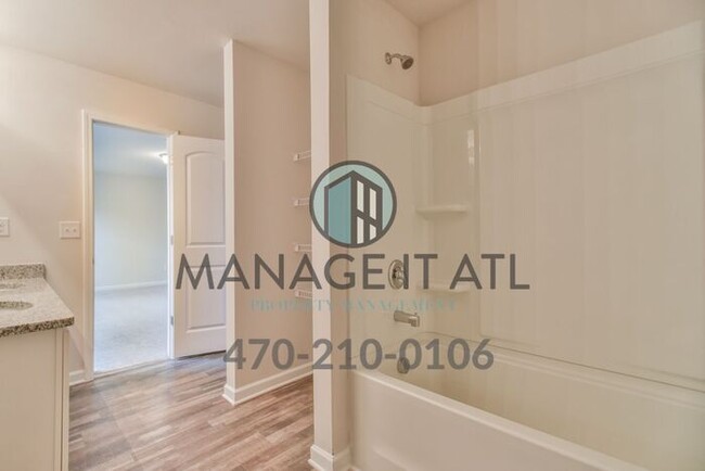 Building Photo - Beautiful 5 Bedroom House in Jefferson!
