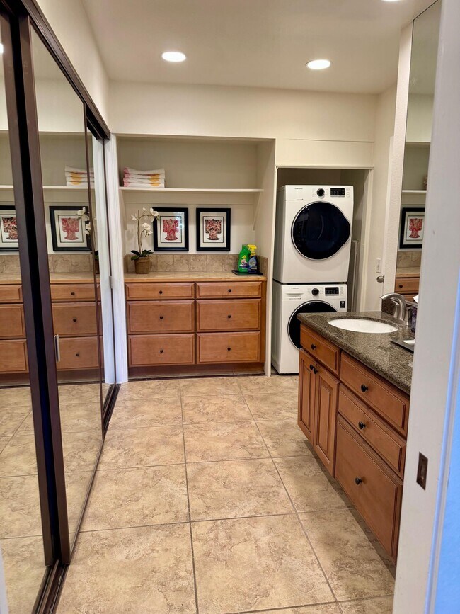 Building Photo - 310 Forest Hills Dr