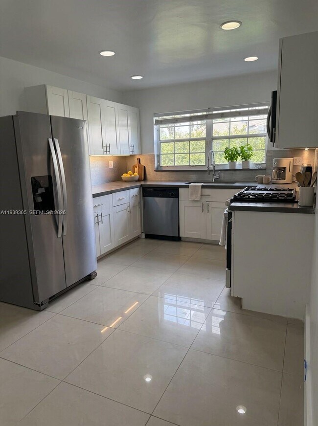 Building Photo - 8111 SW 129th Ave