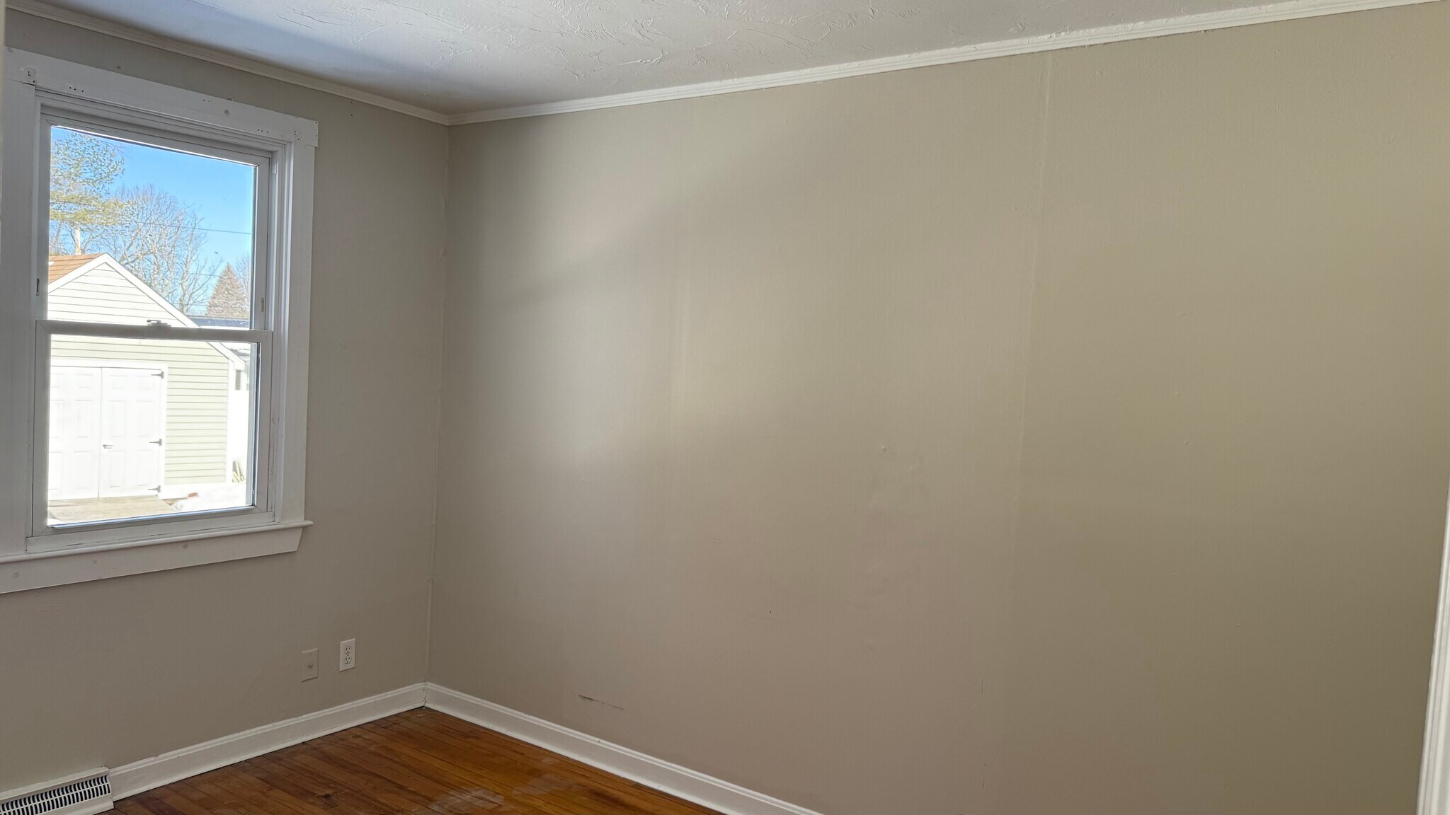 Building Photo - 78 Willard St