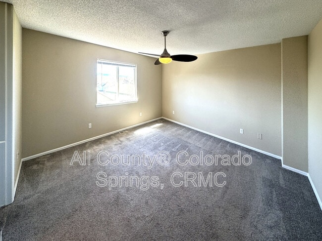 Building Photo - 5048 Weaver Dr