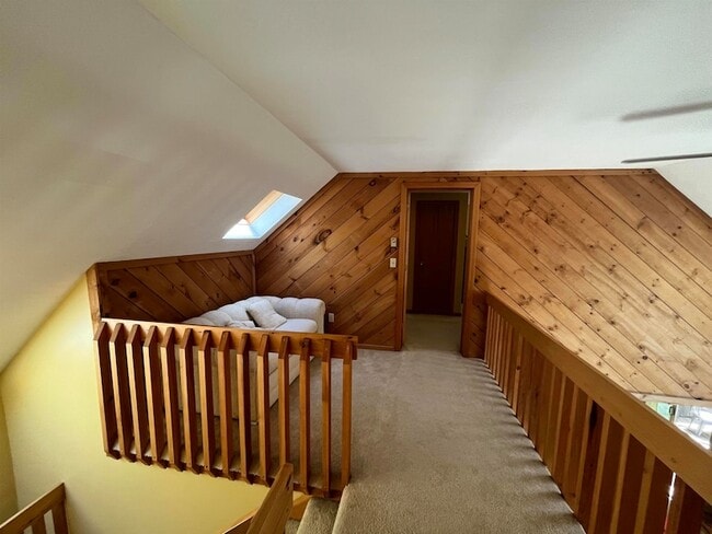 Building Photo - 35 Woodland Pines Rd
