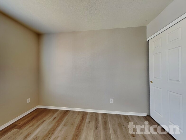 Building Photo - 11817 Columbine St