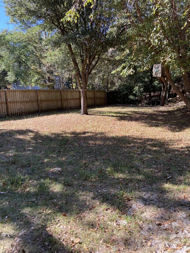 Building Photo - Beautiful home in Emerald Isle.