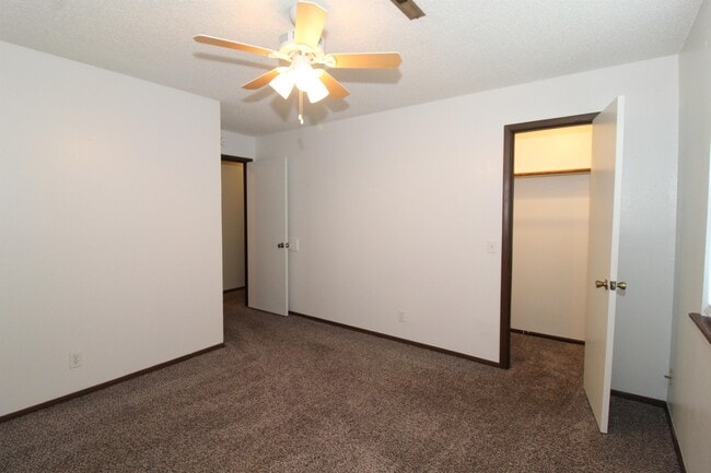 Building Photo - 1908 Sycamore Pl