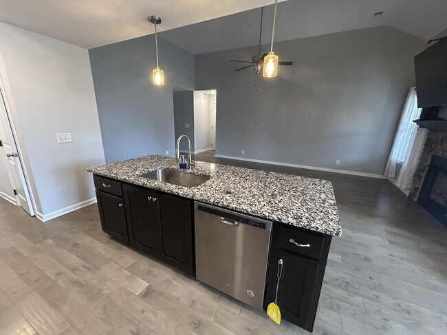 Building Photo - 721 Tidwell Dr