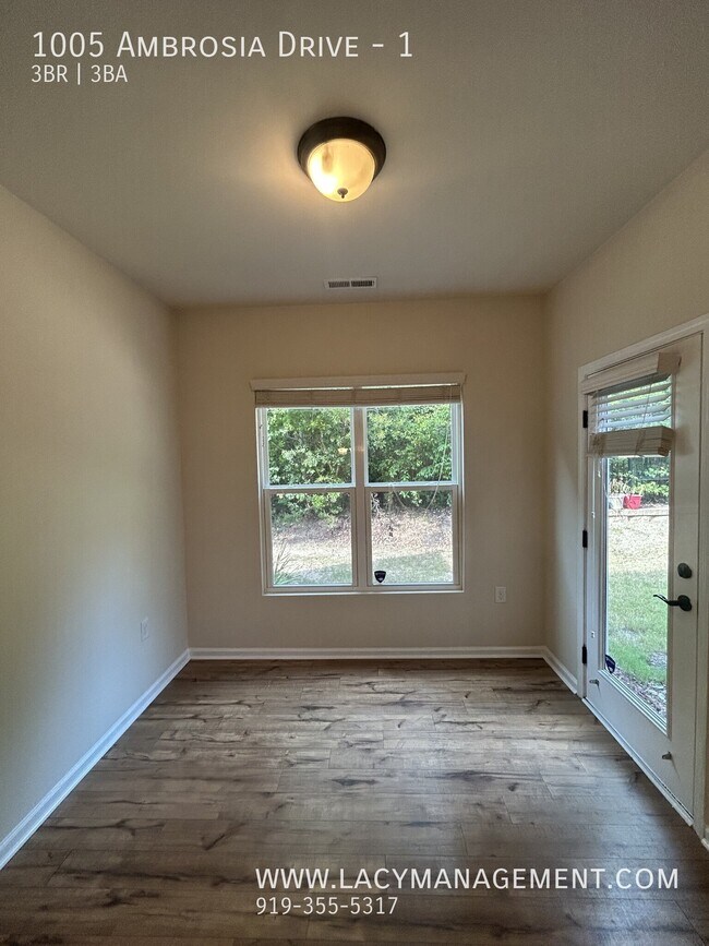 Building Photo - 1005 Ambrosia Dr