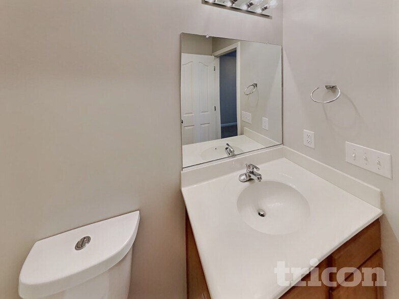 Building Photo - 4012 Eastside Ct