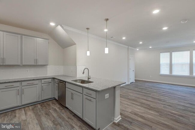 Building Photo - 22494 Radford Point Ter