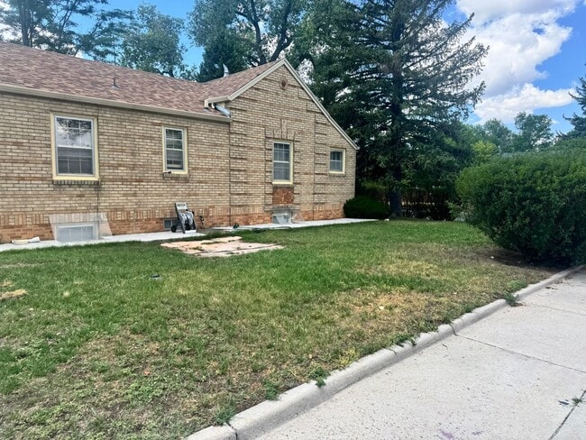 Building Photo - Welcome home!