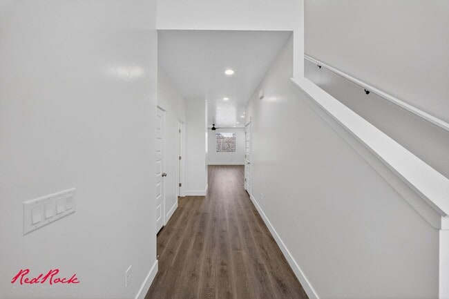 Building Photo - Stunning 4 Bedroom Home in Beautiful Desert Terrace Community