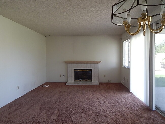 Building Photo - 20410 Mesa Oak Dr