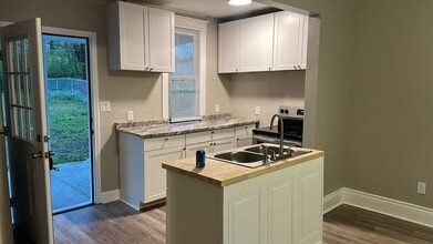 Building Photo - 432 Chestnut St