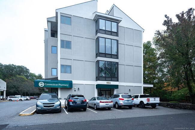 Building Photo - 664 Main Ave
