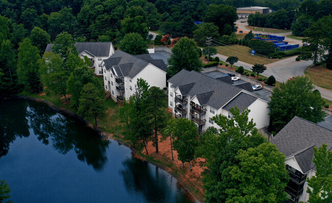 Building Photo - Lakeview Apartments