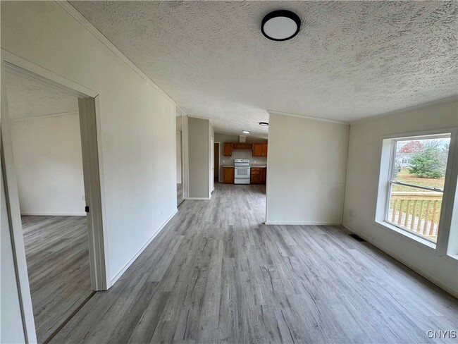 Building Photo - 4943 Forest Ave