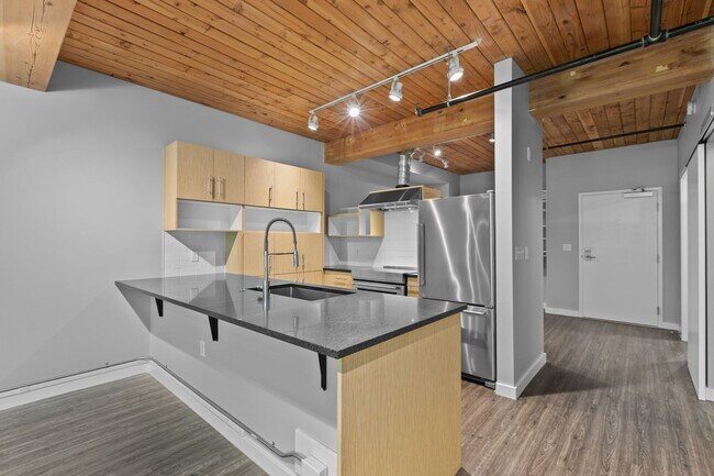 Building Photo - Modern Air Conditioned South Lake Union Lo...