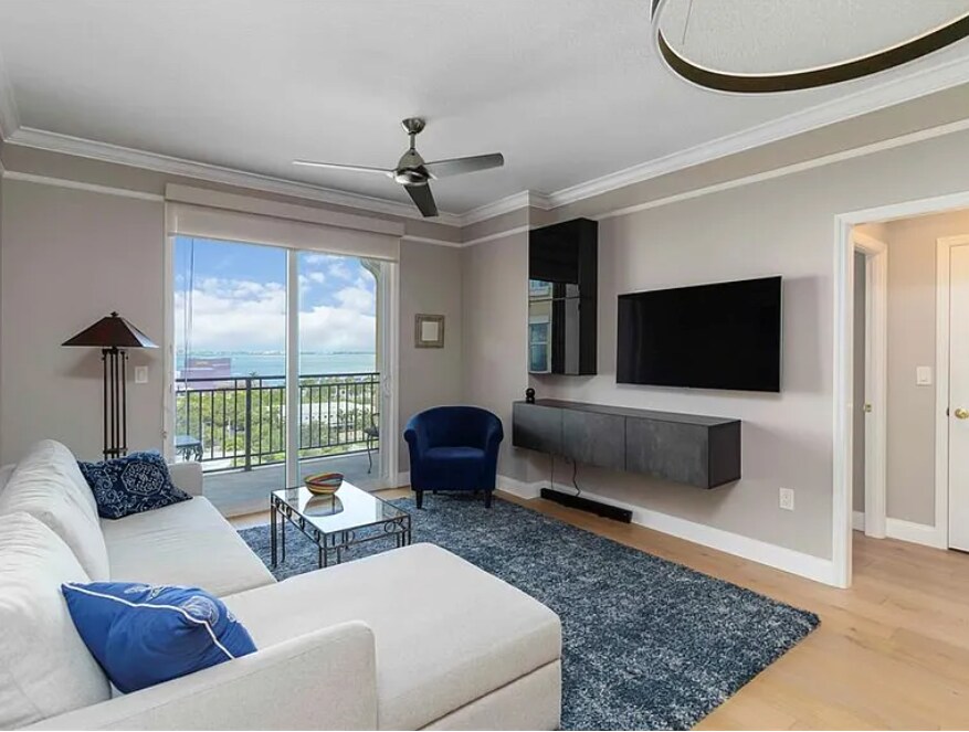Building Photo - 750 N Tamiami Trl